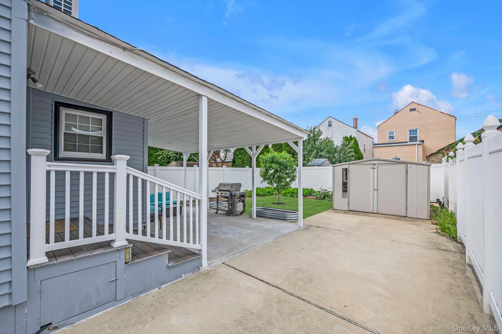 Single Family 1st Street Nassau County, NY 11040, MLS-1054943-19