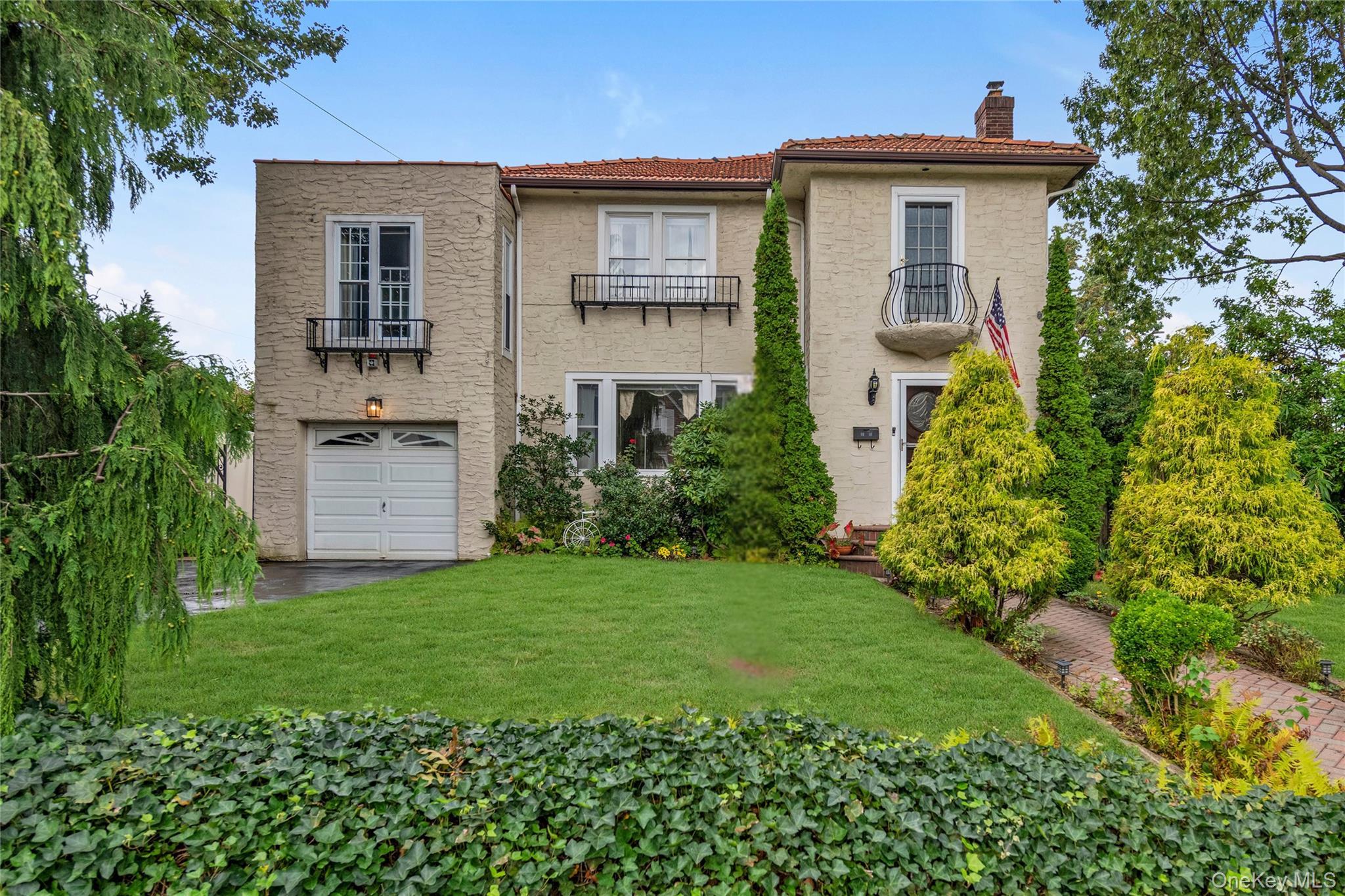 Single Family 164th Street Queens, NY 11357, MLS-1054957-2