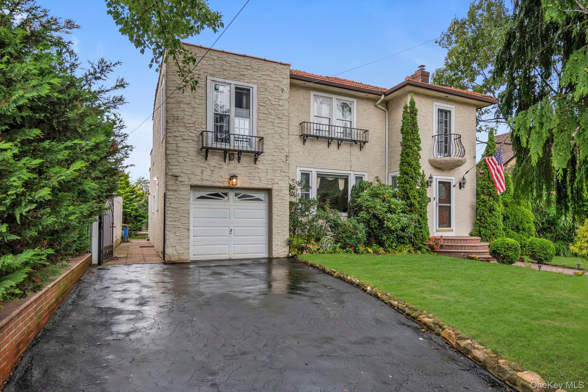Single Family 164th Street Queens, NY 11357, MLS-1054957-24