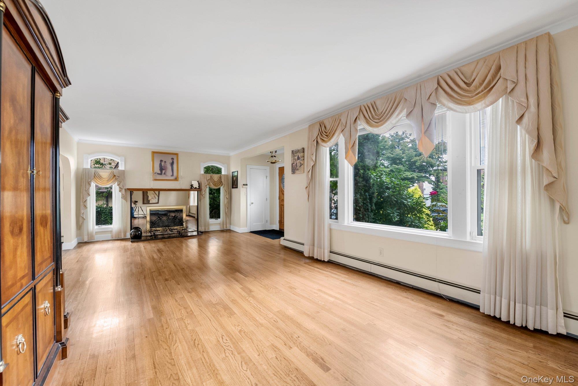 Single Family 164th Street Queens, NY 11357, MLS-1054957-4