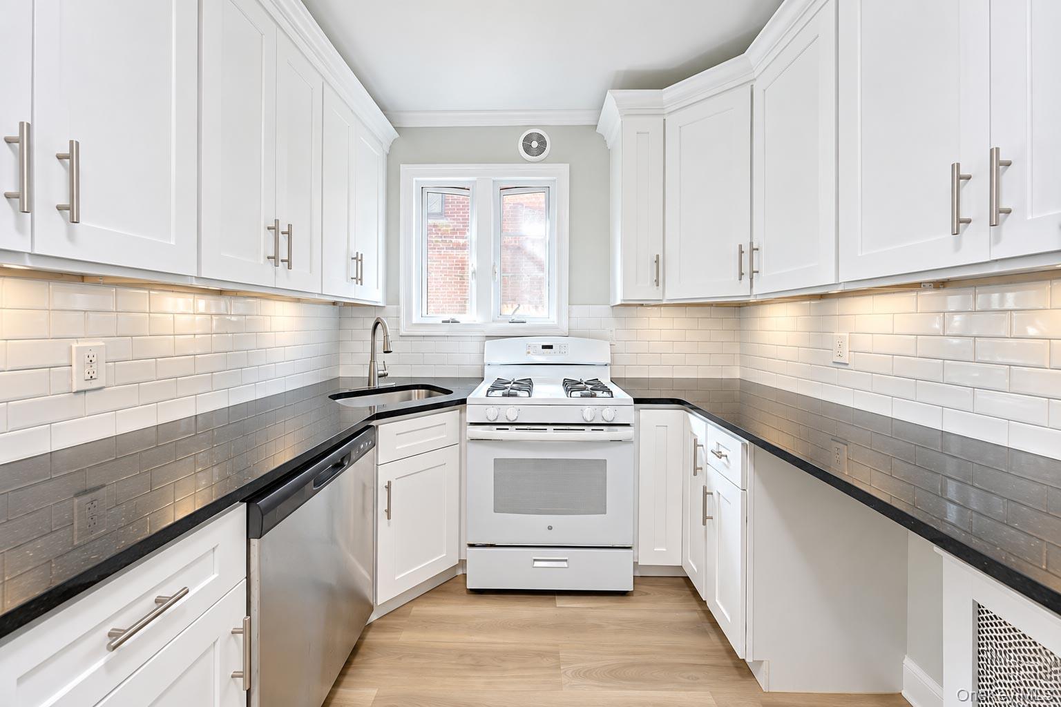 Single Family 168th Street Queens, NY 11358, MLS-1054985-14