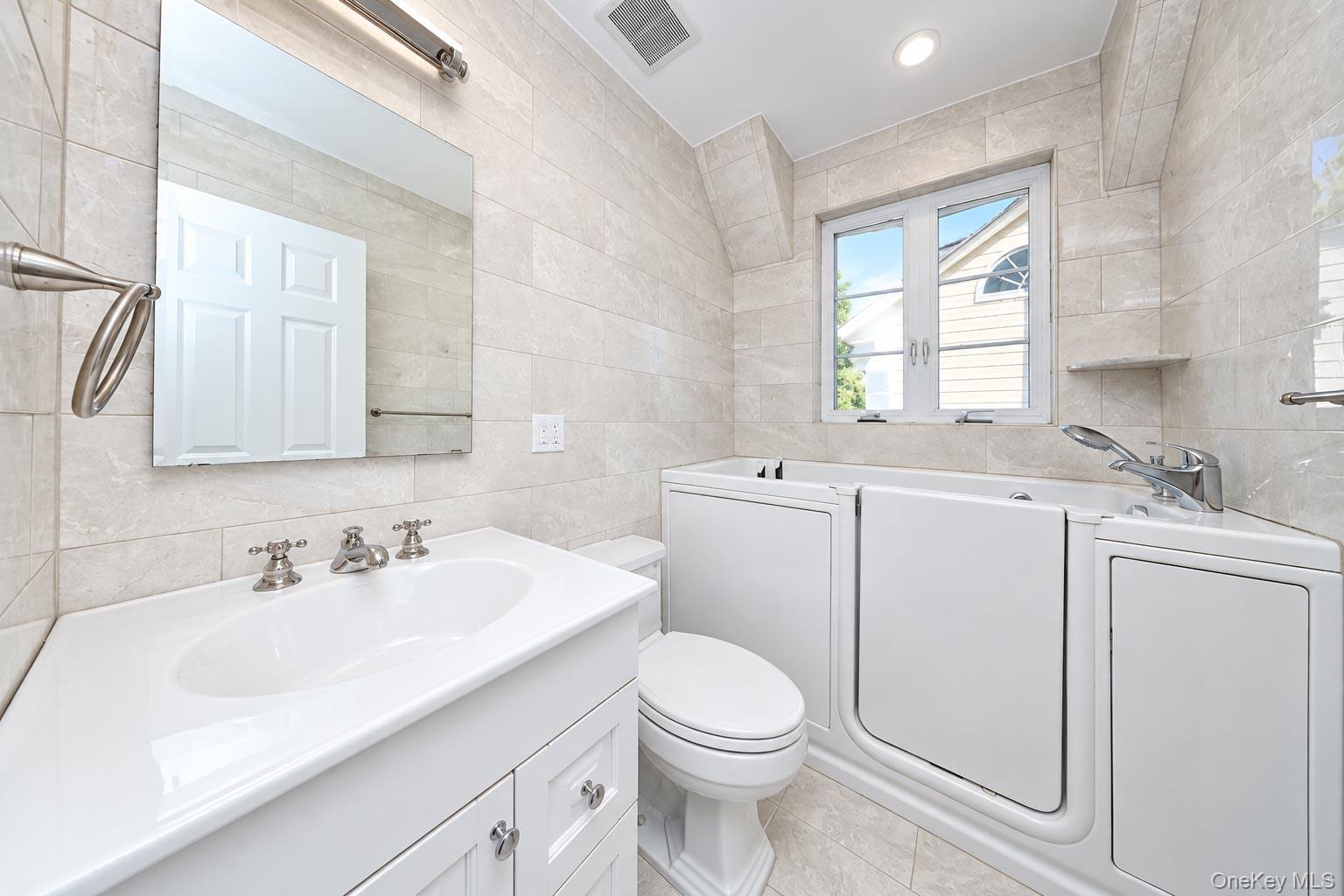 Single Family 168th Street Queens, NY 11358, MLS-1054985-17