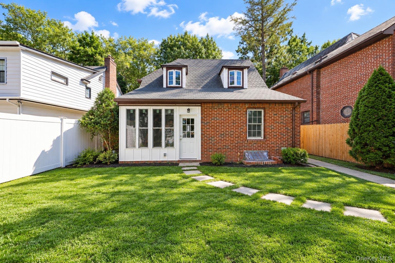 Single Family 168th Street  Queens, NY 11358, MLS-1054985-38