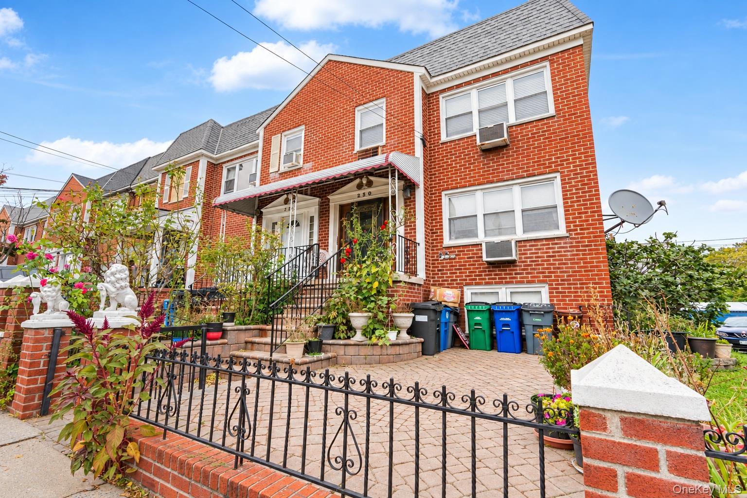 Single Family Kearney Avenue Bronx, NY 10465, MLS-1054987-2