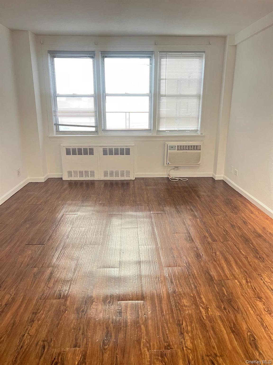 Apartment Bayard Street  Manhattan, NY 10013, MLS-1054989-3