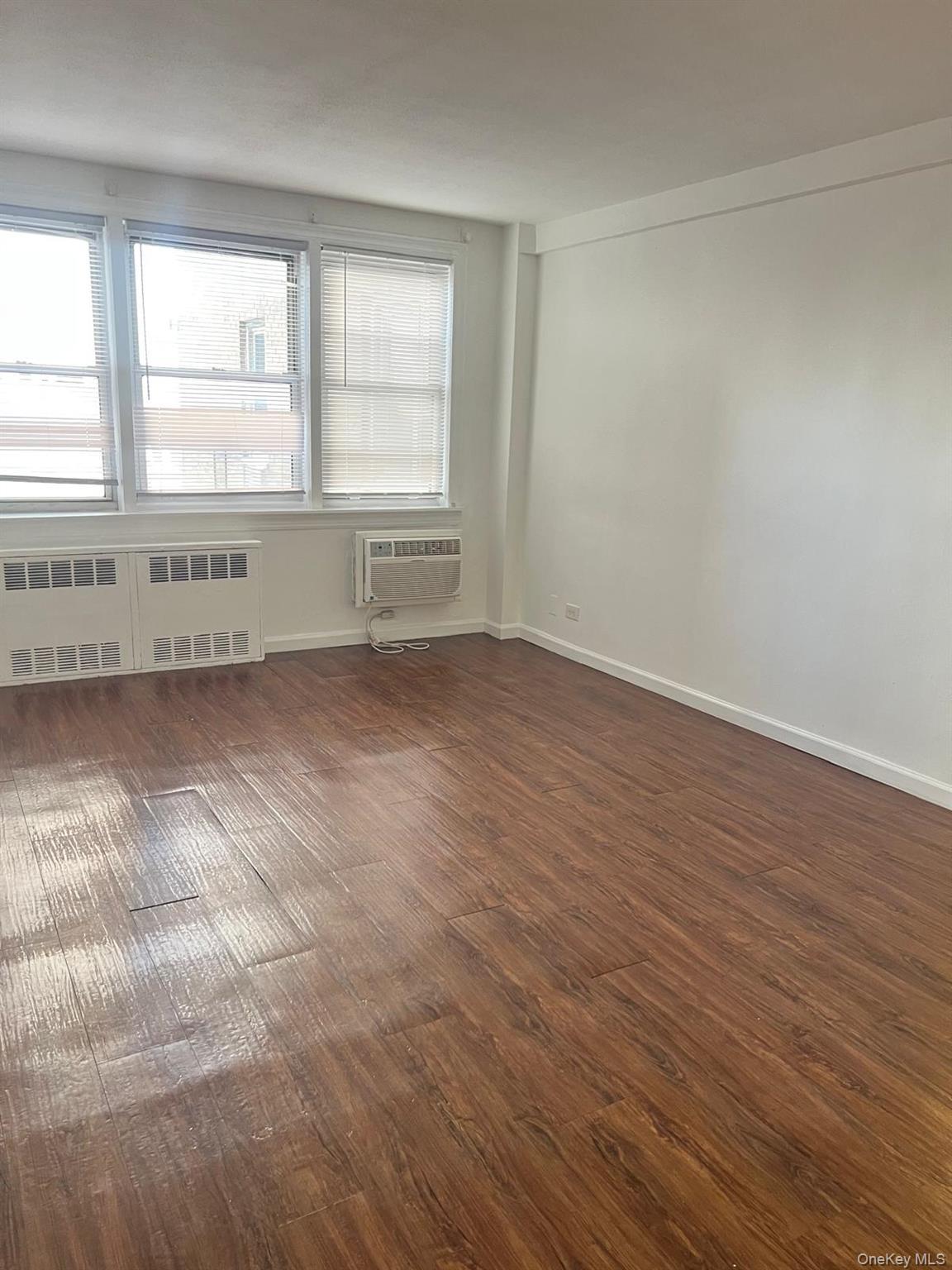 Apartment Bayard Street  Manhattan, NY 10013, MLS-1054989-4