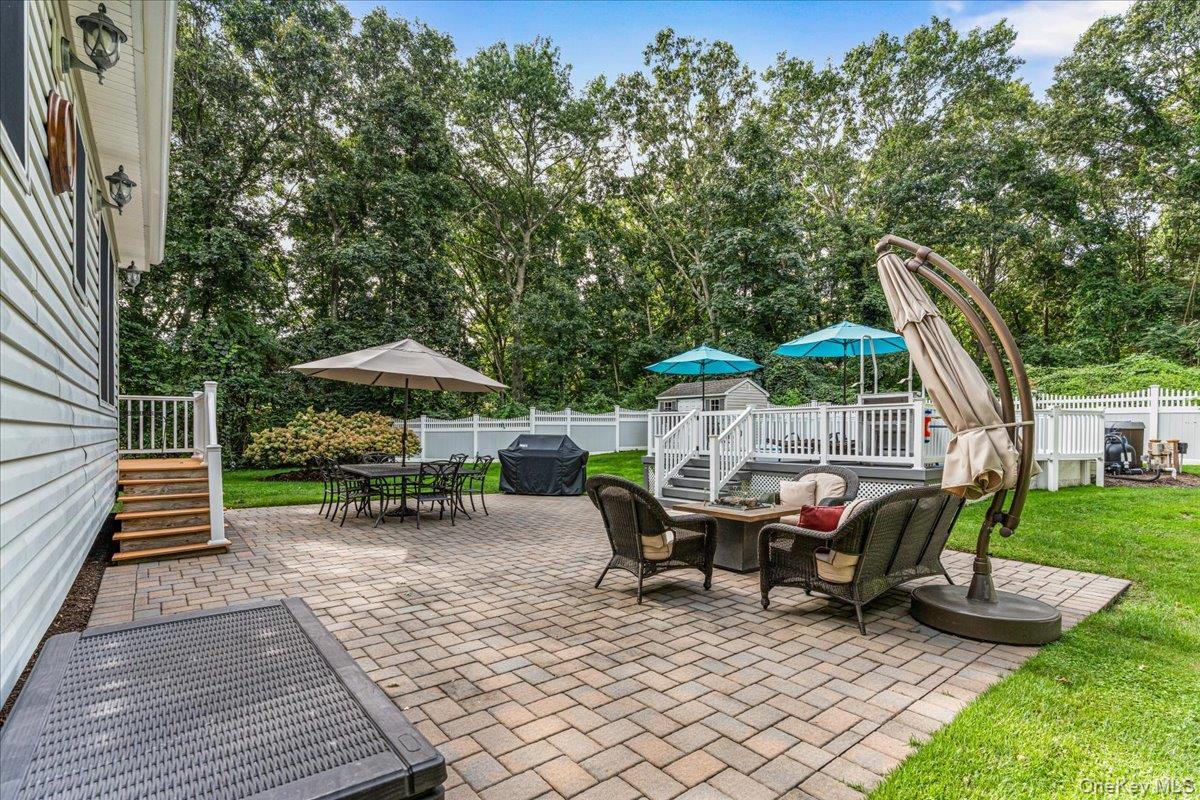 Single Family State Place Suffolk County, NY 11743, MLS-1055011-23