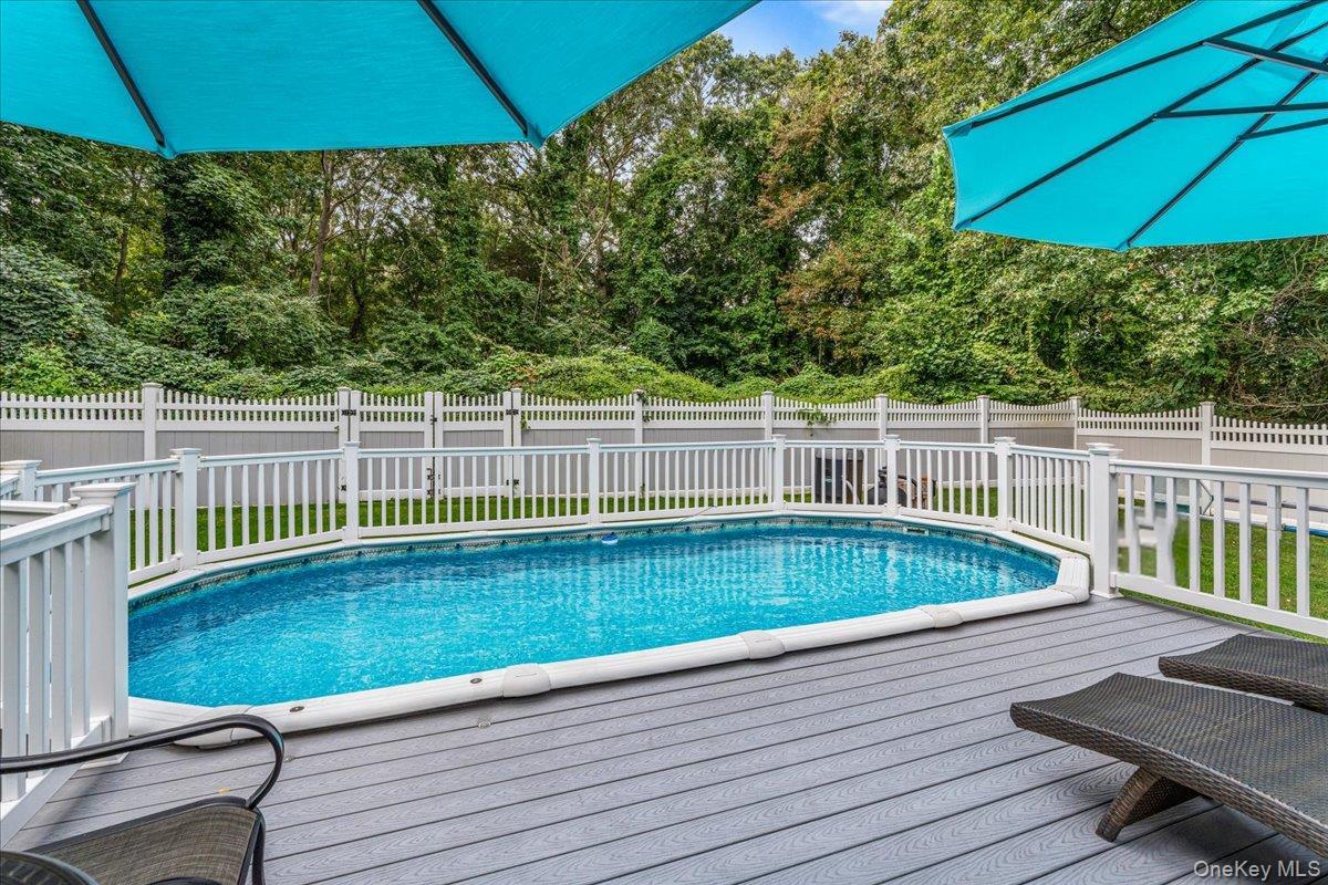 Single Family State Place Suffolk County, NY 11743, MLS-1055011-24