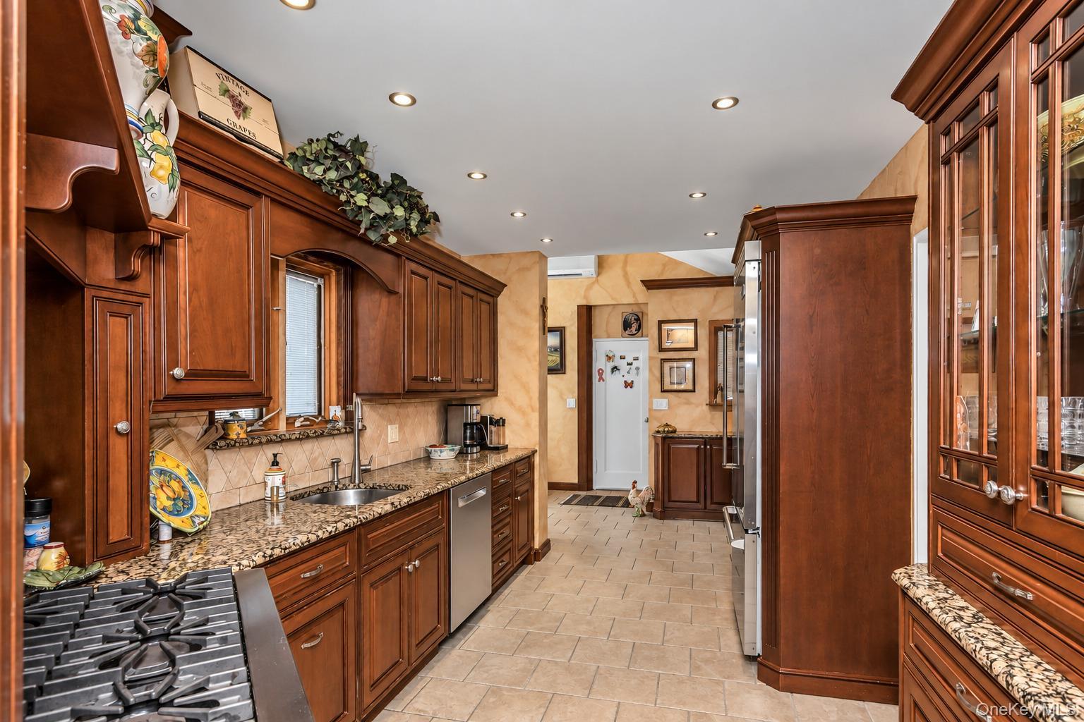Single Family 148th Street Queens, NY 11357, MLS-1055012-13