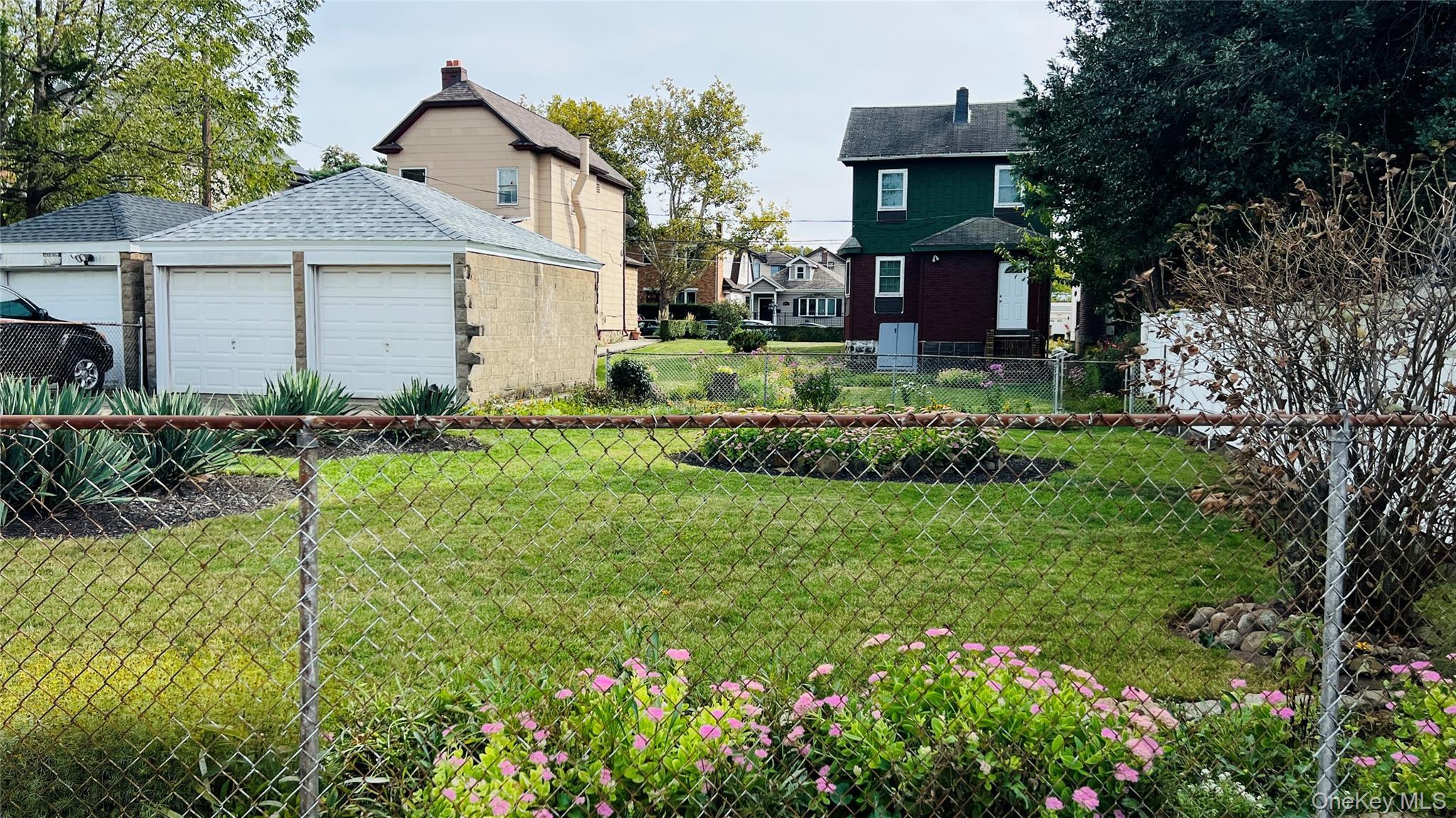 Single Family 58th Road  Queens, NY 11378, MLS-1055017-31