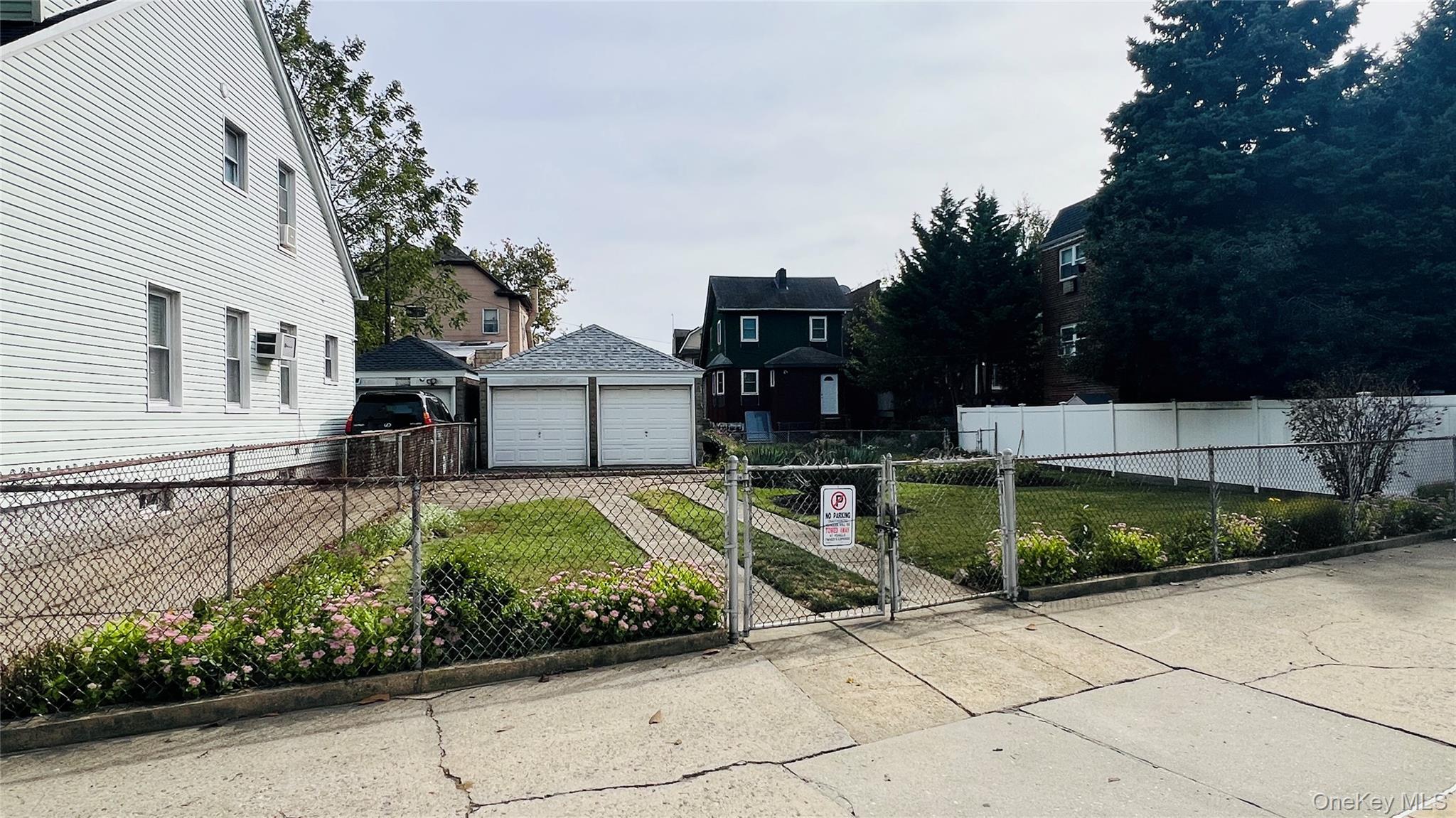 Single Family 58th Road  Queens, NY 11378, MLS-1055017-32