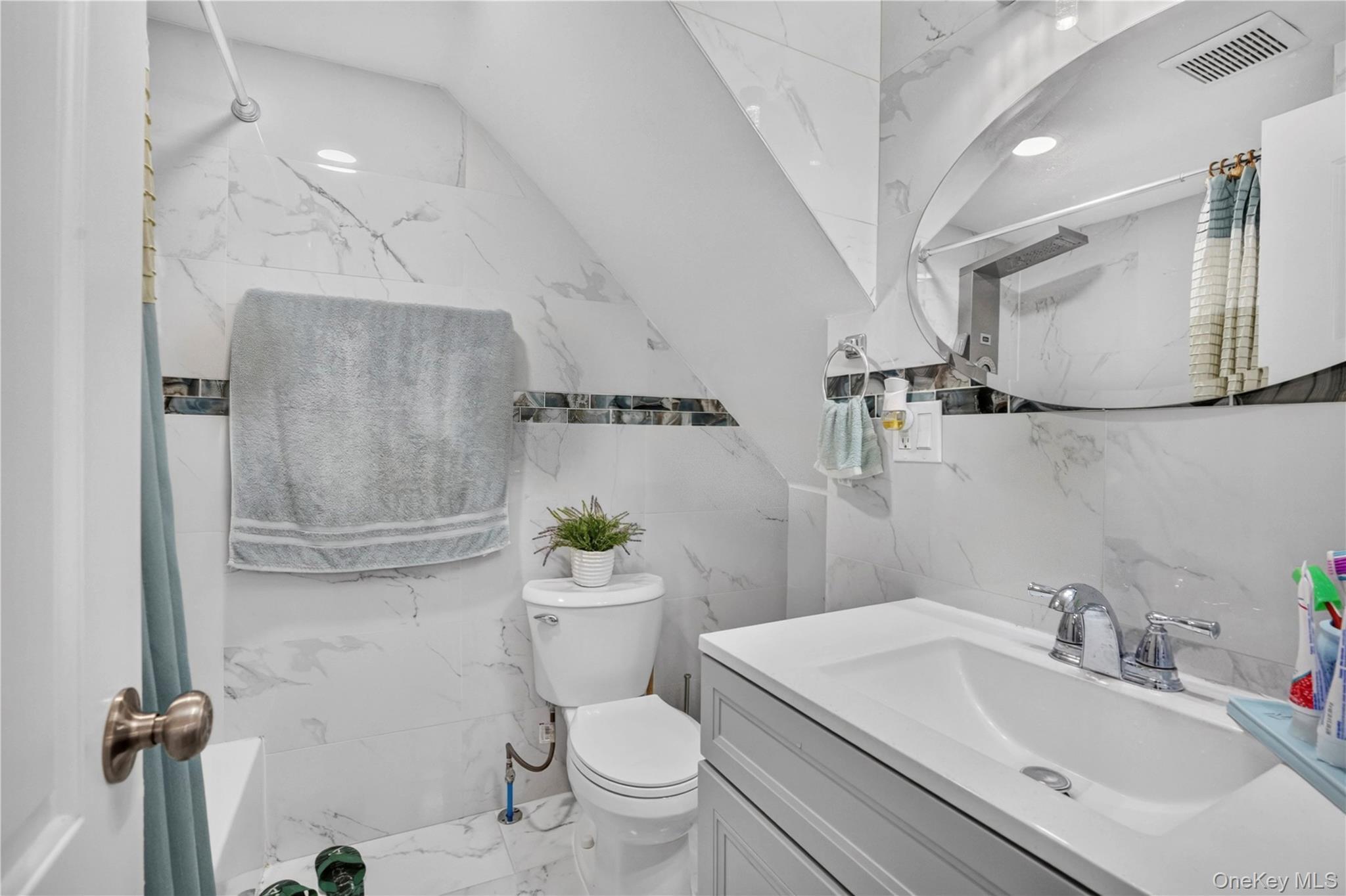 Single Family 207th Street  Queens, NY 11428, MLS-1055040-10