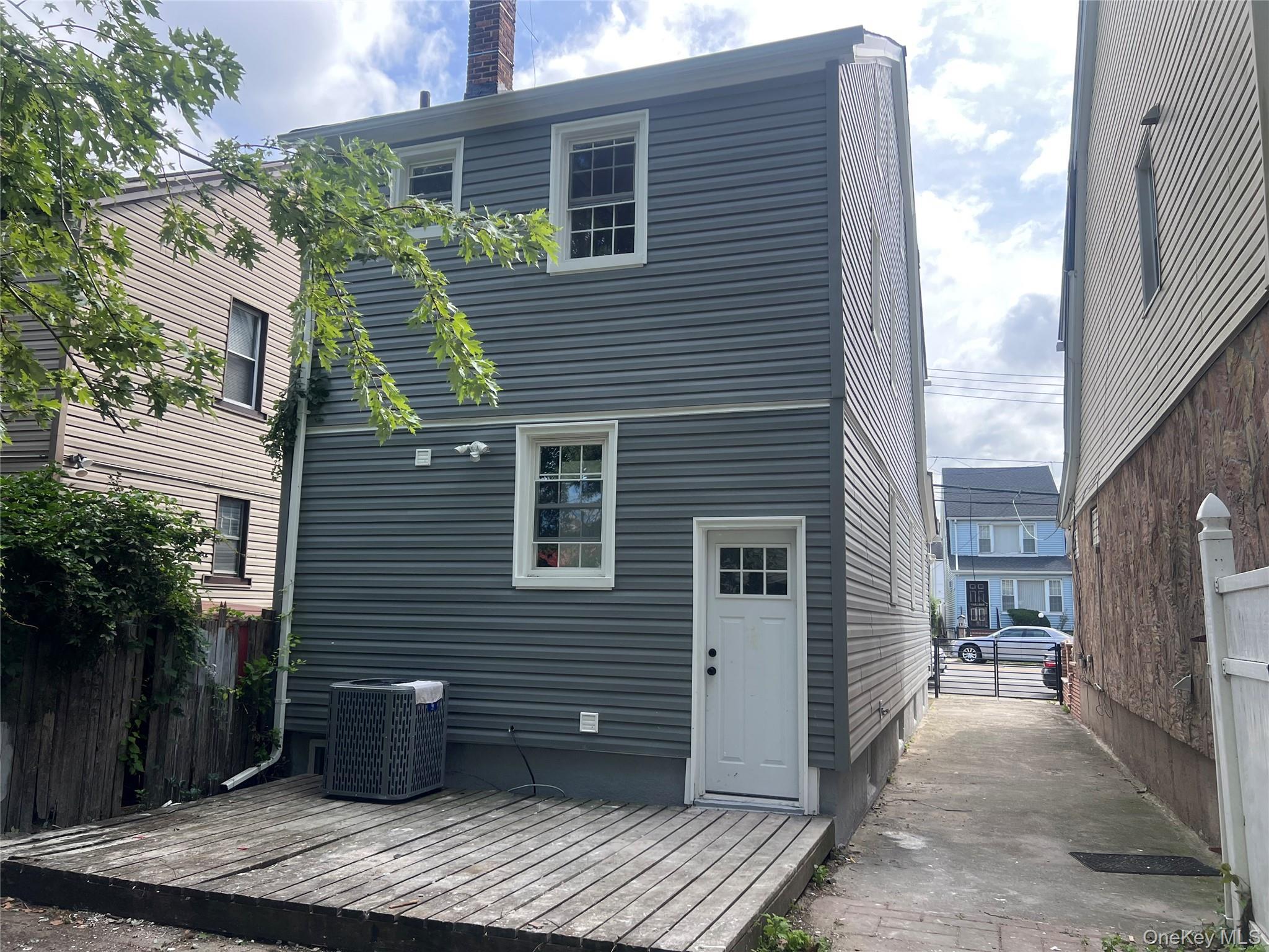 Single Family 109th Avenue  Queens, NY 11433, MLS-1055059-24
