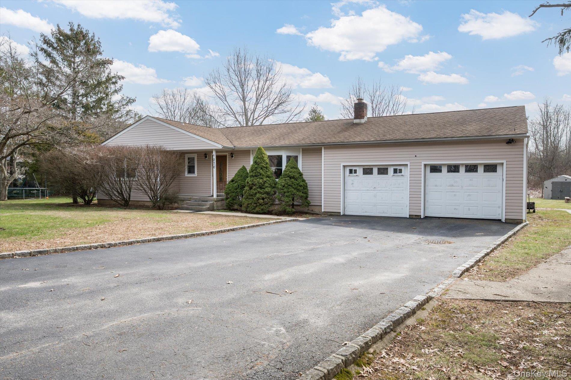 Single Family in Smithtown - Old Commack Road  Suffolk County, NY 11754