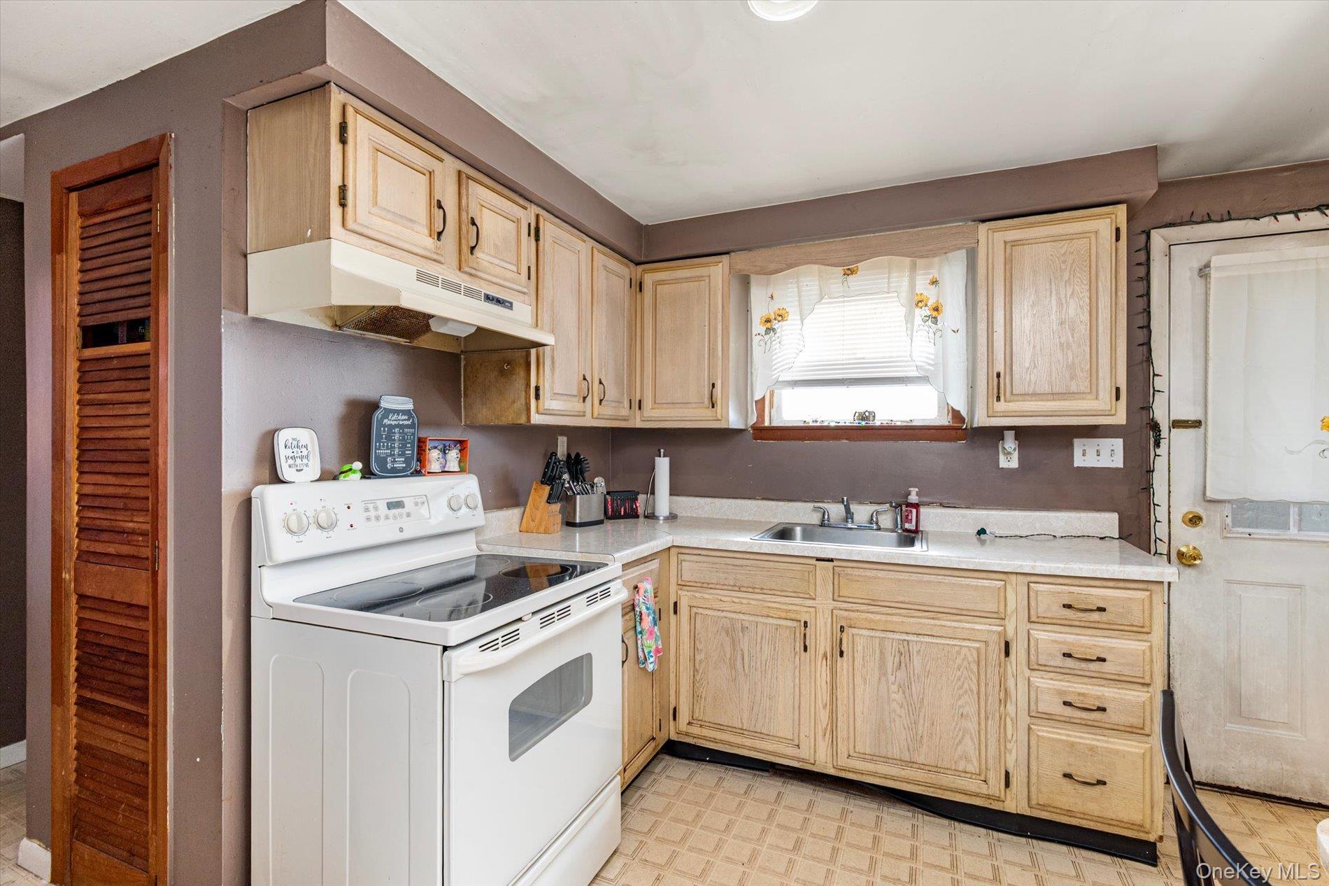 Single Family Old Commack Road  Suffolk County, NY 11754, MLS-1055060-19