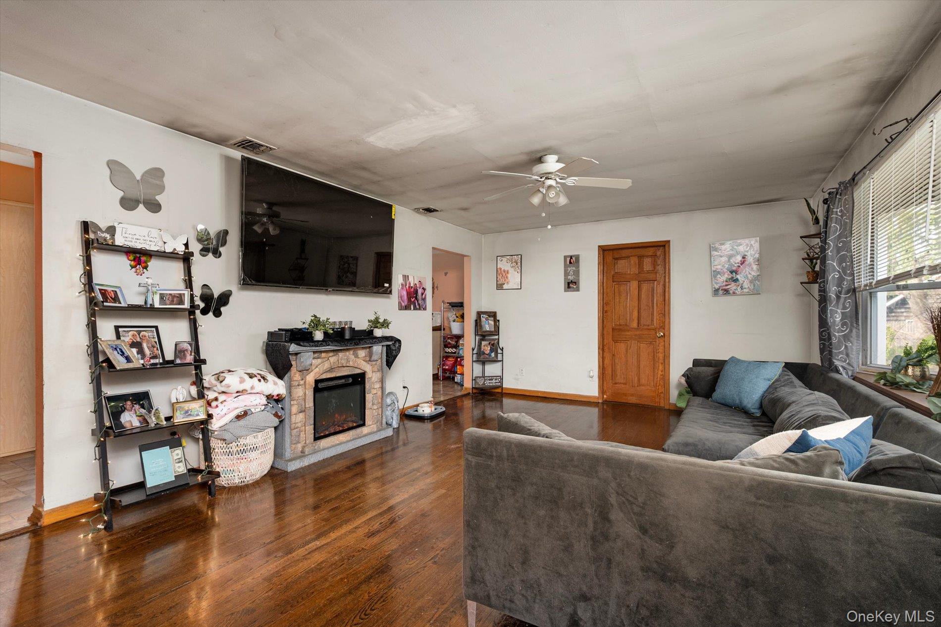 Single Family Old Commack Road  Suffolk County, NY 11754, MLS-1055060-3