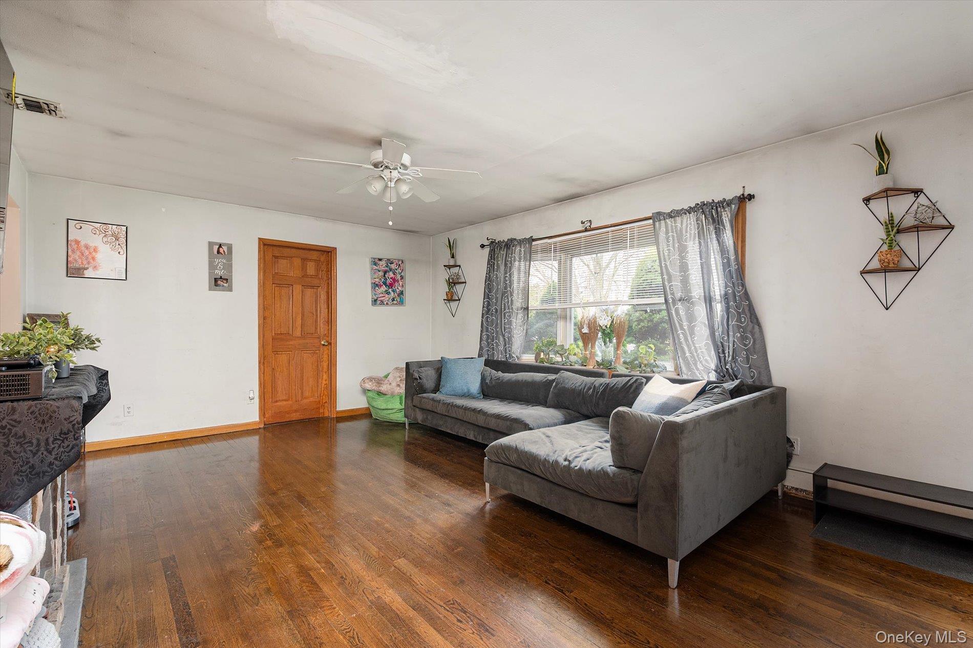 Single Family Old Commack Road  Suffolk County, NY 11754, MLS-1055060-4