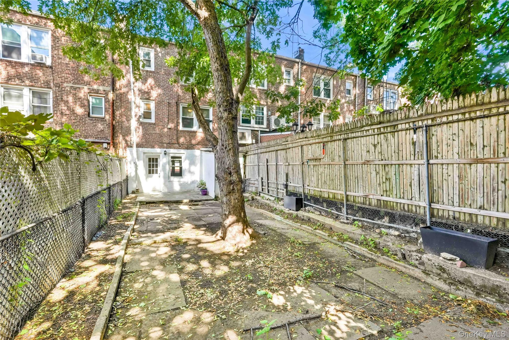 Single Family 24th Street  Queens, NY 11105, MLS-1055065-8