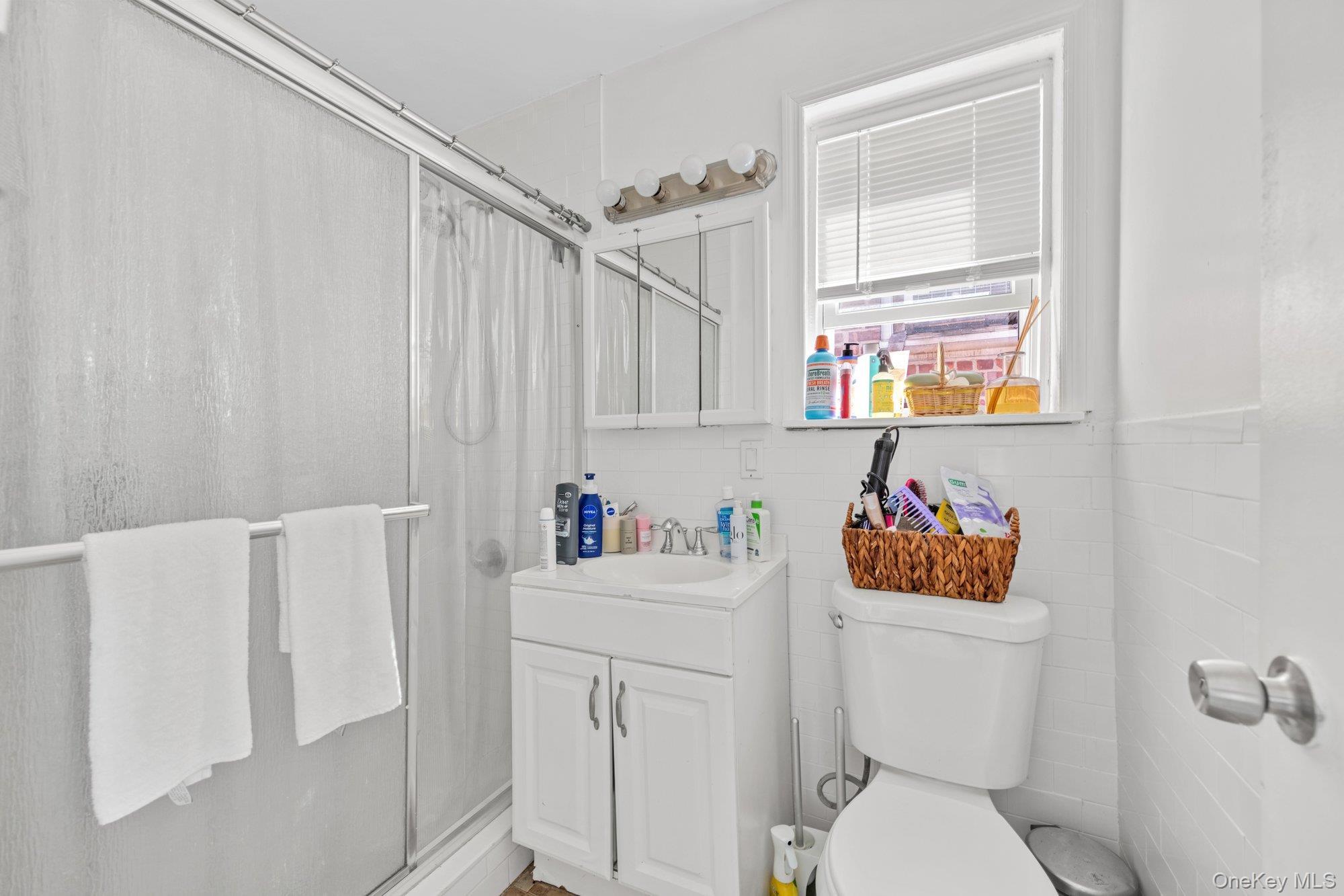 Single Family Zulette Avenue Bronx, NY 10461, MLS-1055071-6