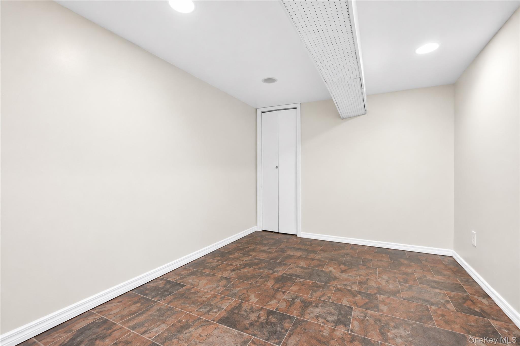 Single Family 179th Street  Queens, NY 11434, MLS-1055094-12