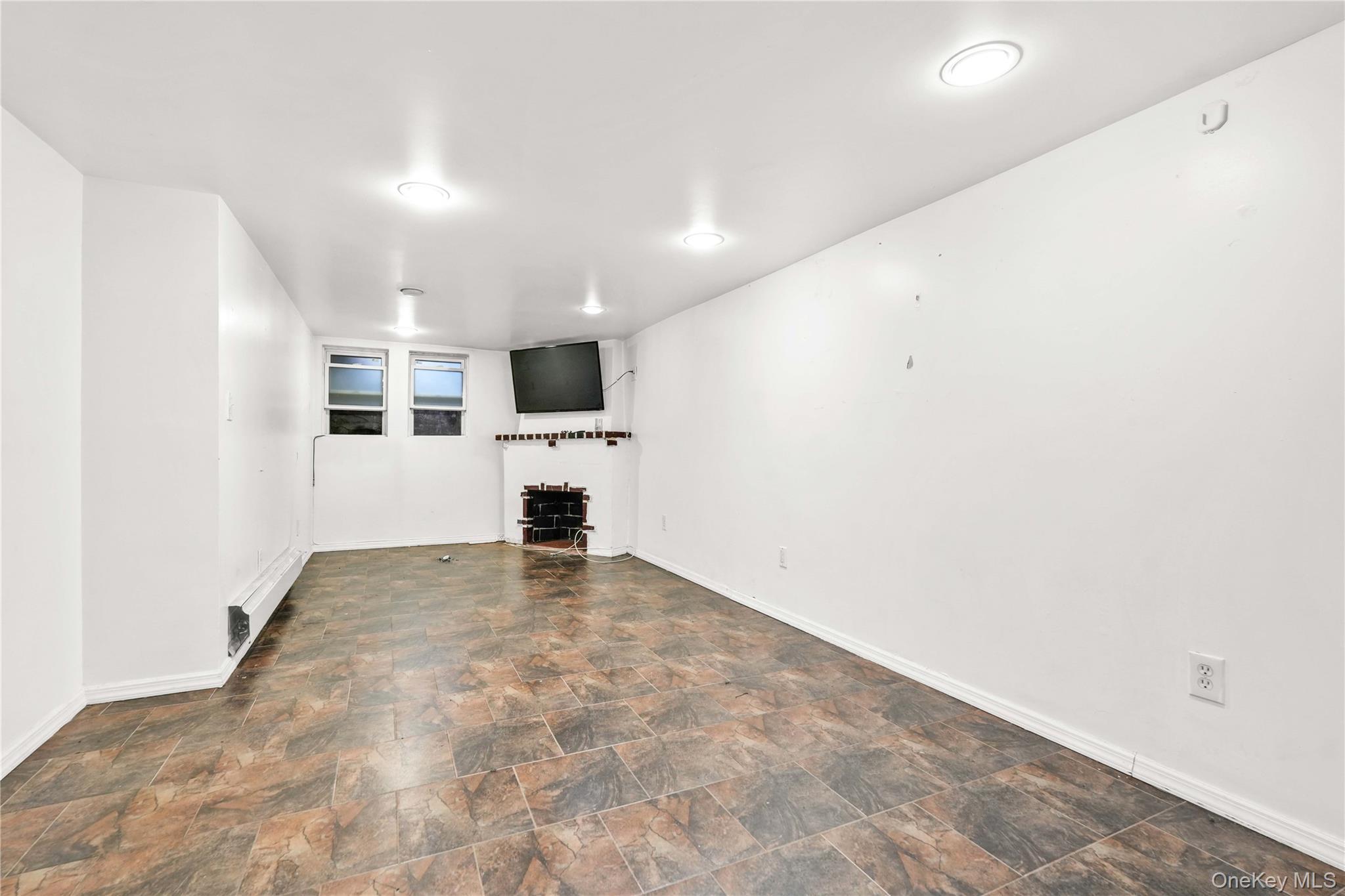Single Family 179th Street  Queens, NY 11434, MLS-1055094-25