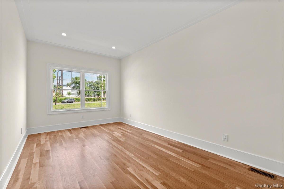 Single Family Willis Avenue  Nassau County, NY 11791, MLS-1055098-27