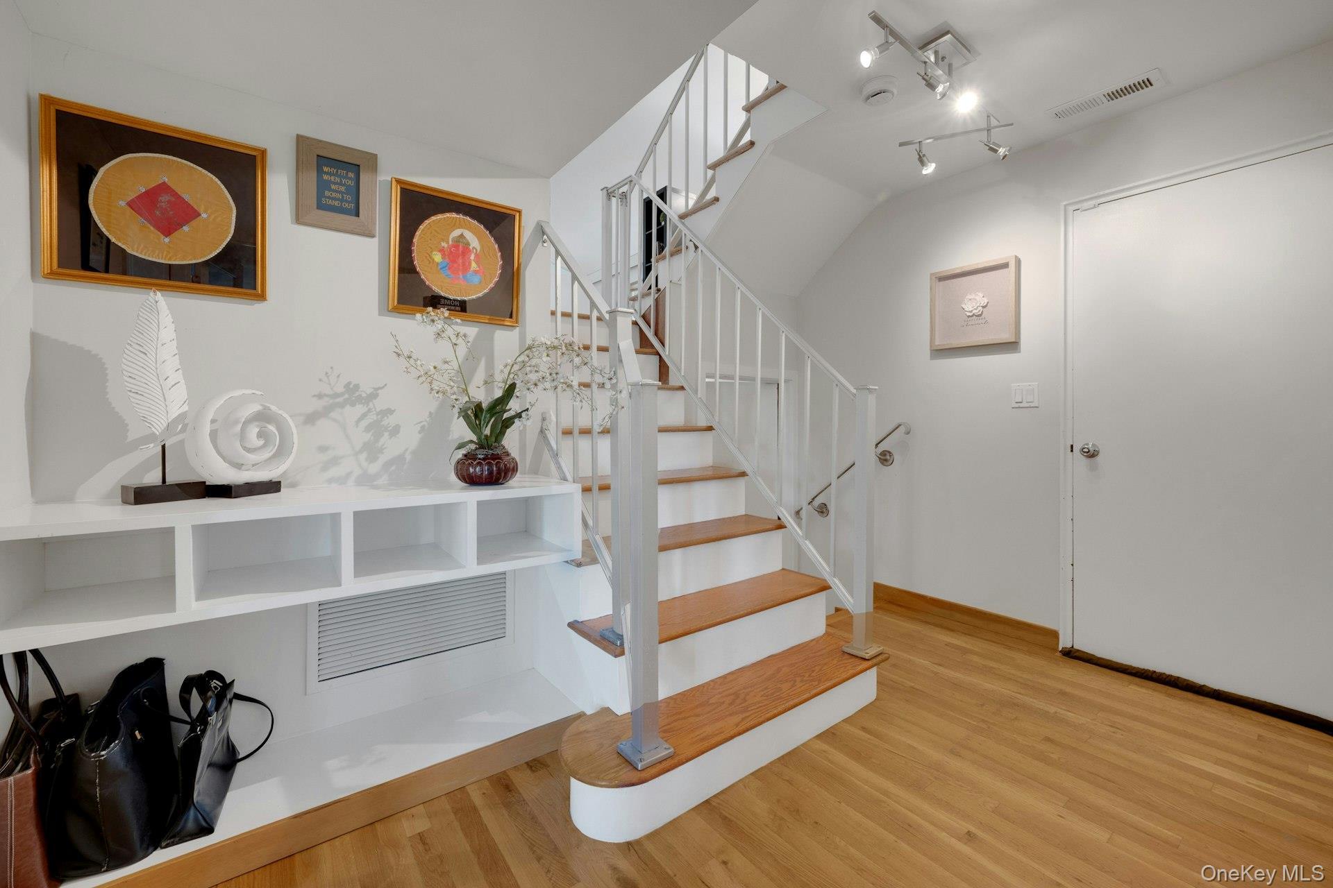 Single Family Leone Close  Westchester County, NY 10583, MLS-1055102-23