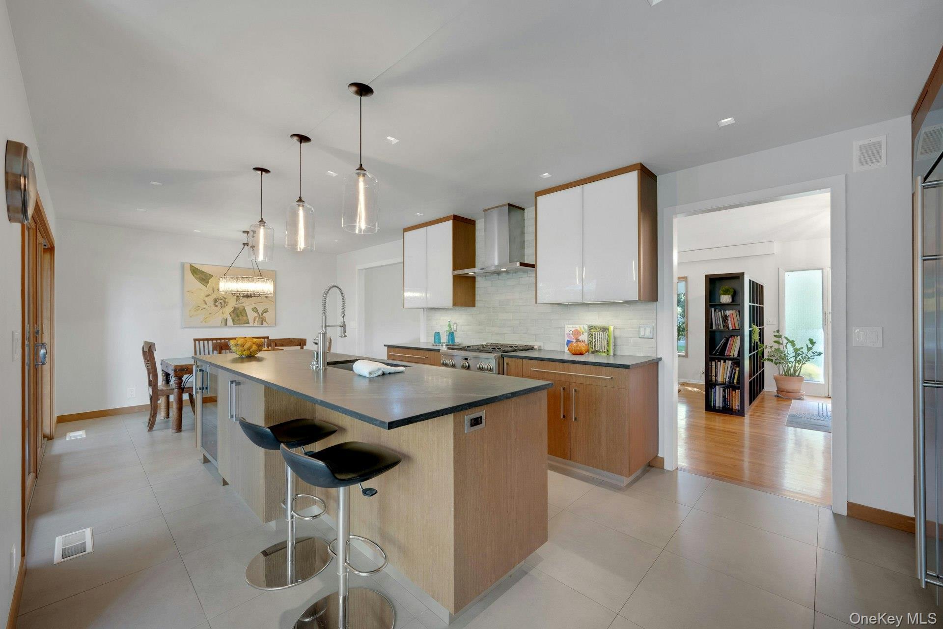 Single Family Leone Close  Westchester County, NY 10583, MLS-1055102-3