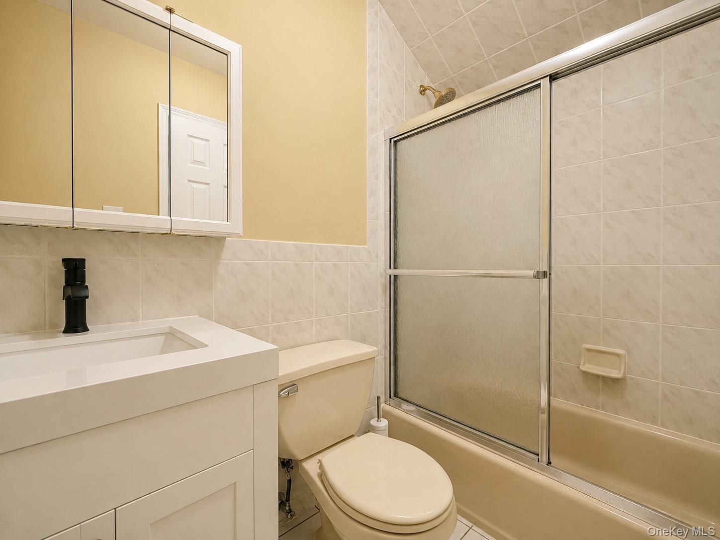 Single Family Demeyer Street Bronx, NY 10469, MLS-1055113-14