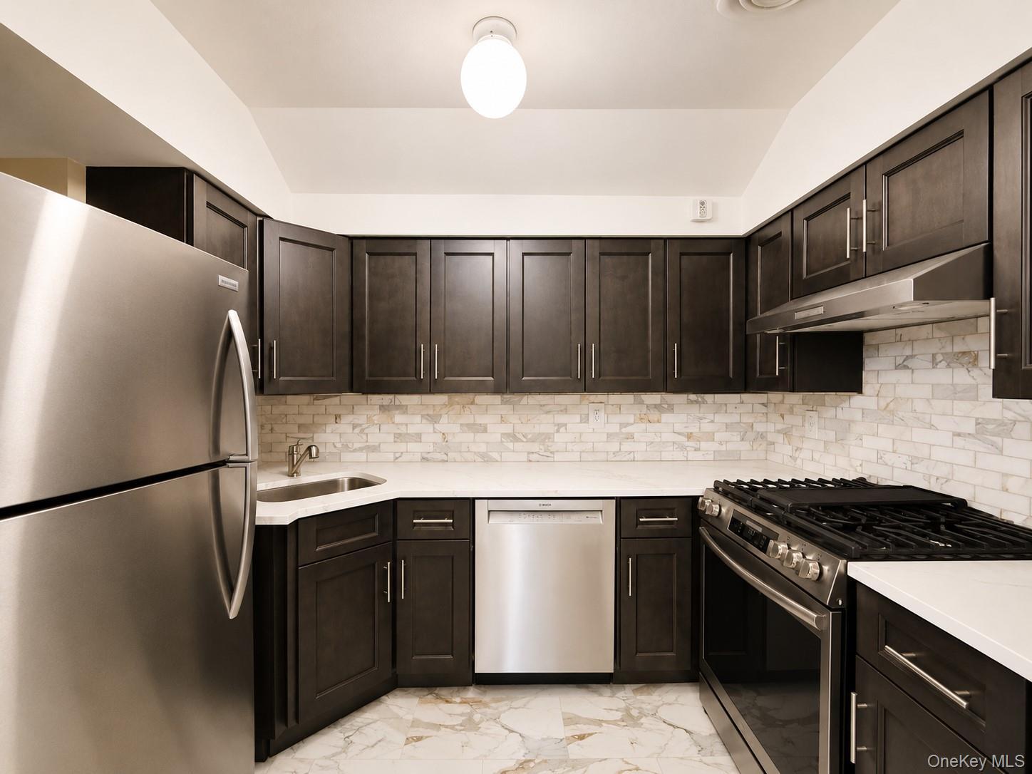 Single Family Demeyer Street Bronx, NY 10469, MLS-1055113-4