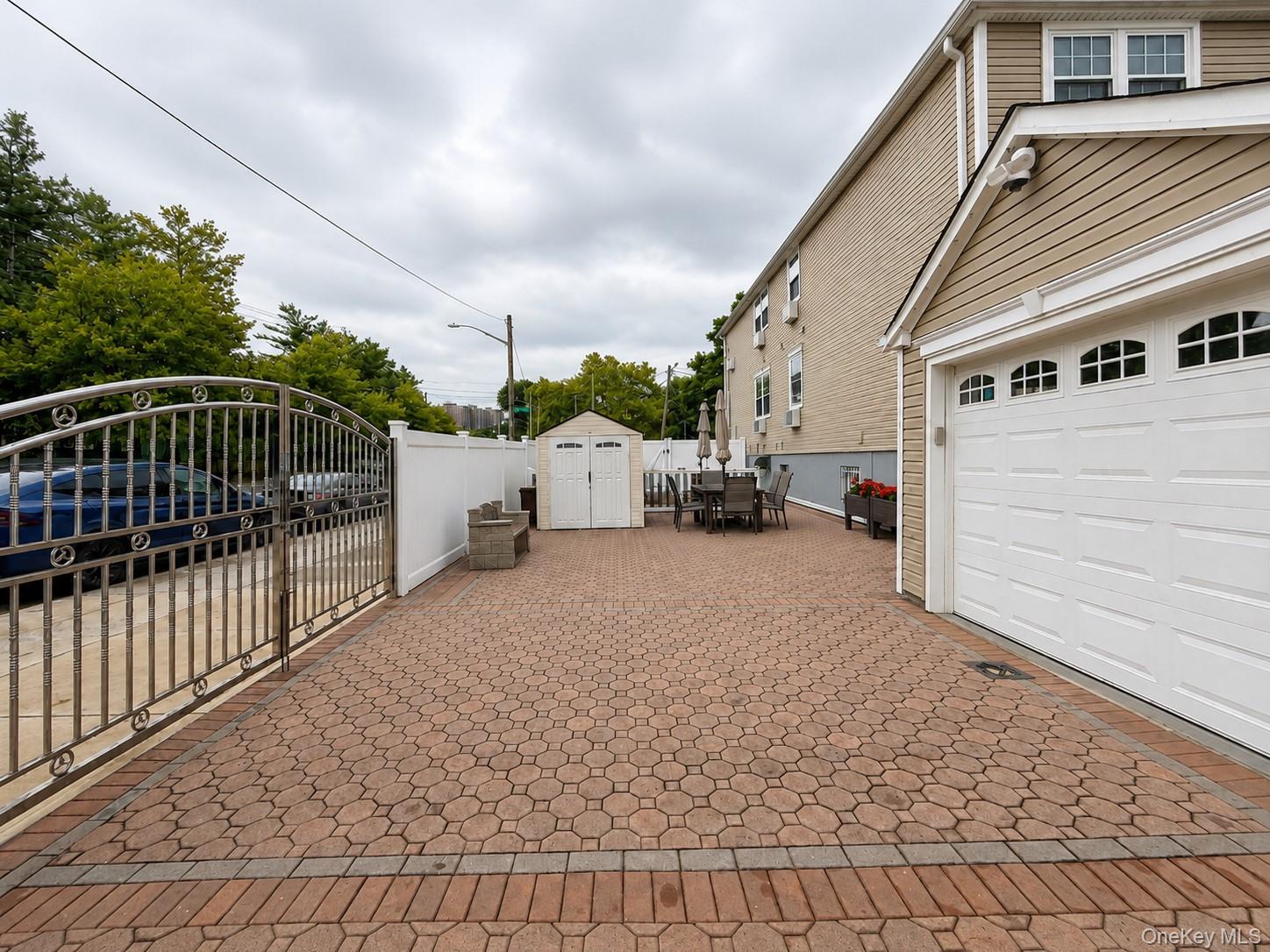 Single Family Demeyer Street Bronx, NY 10469, MLS-1055113-45