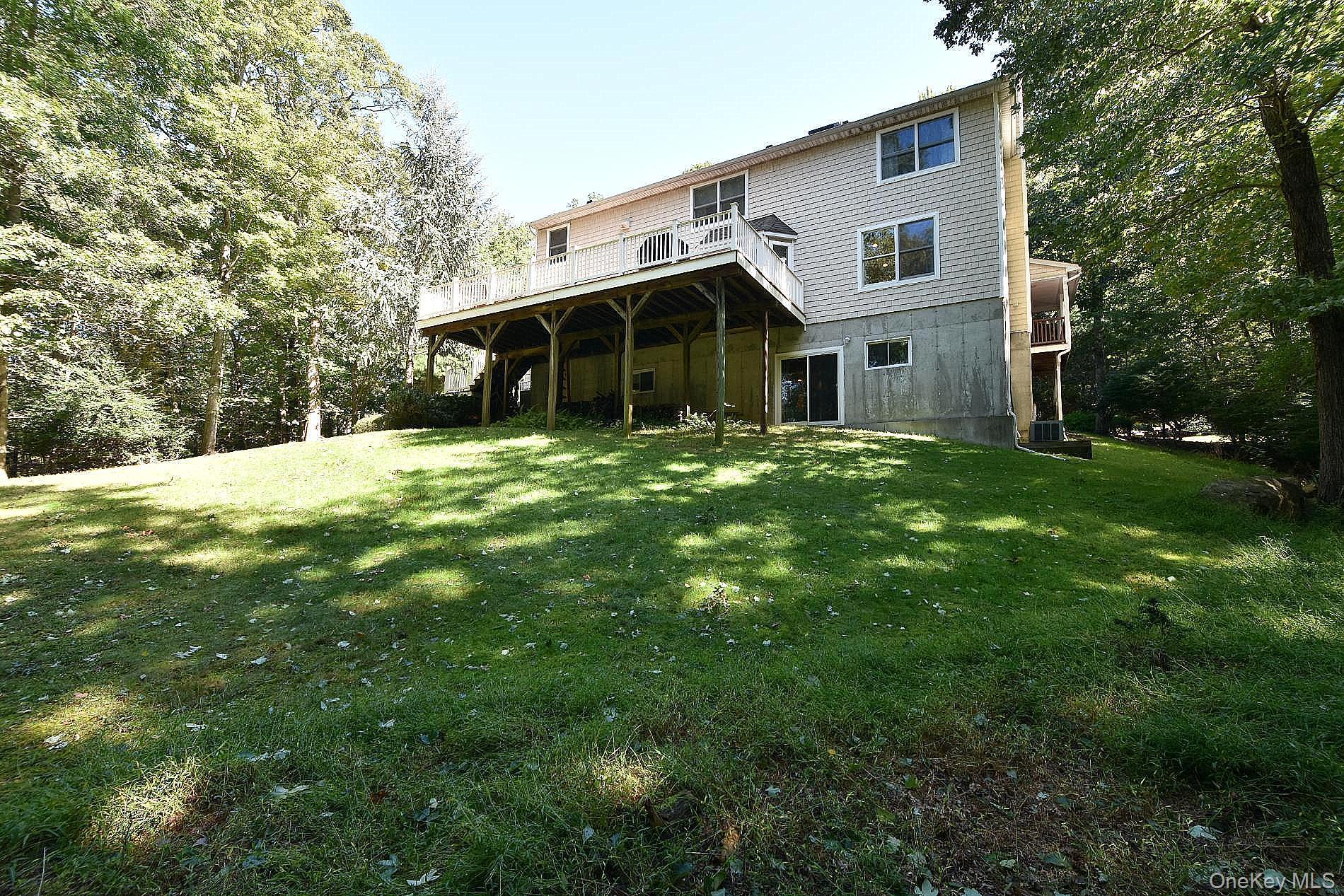 Single Family W Woodland Drive Suffolk County, NY 11792, MLS-1055126-31
