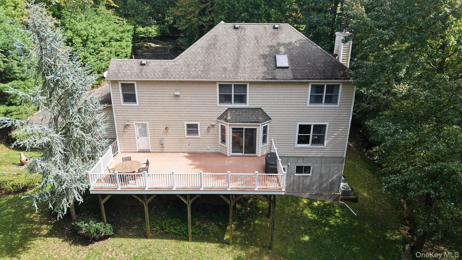 Single Family W Woodland Drive Suffolk County, NY 11792, MLS-1055126-35