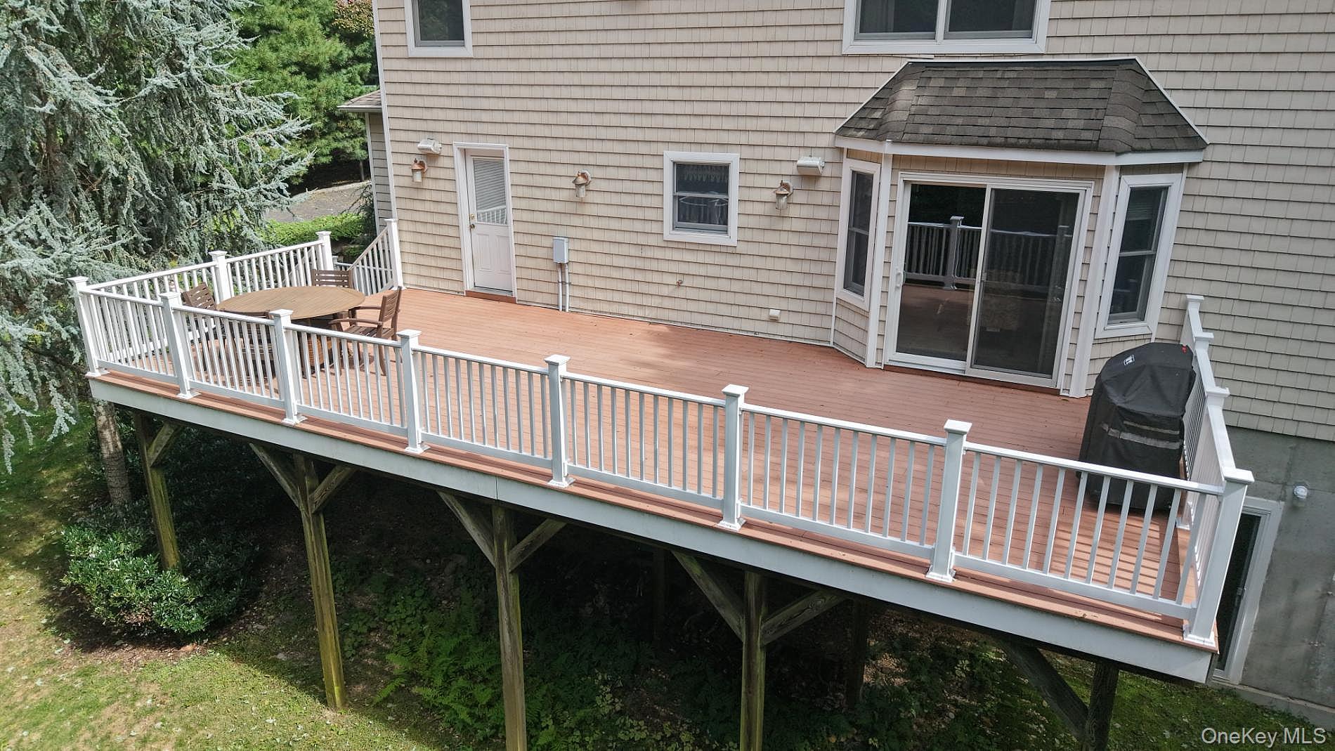 Single Family W Woodland Drive Suffolk County, NY 11792, MLS-1055126-37