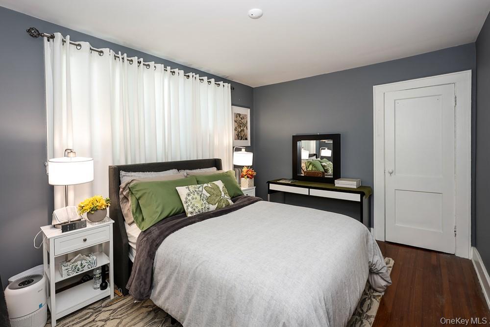 Single Family 197th Street Queens, NY 11423, MLS-1055128-21