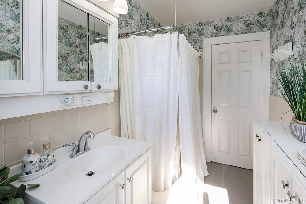 Single Family 197th Street Queens, NY 11423, MLS-1055128-27