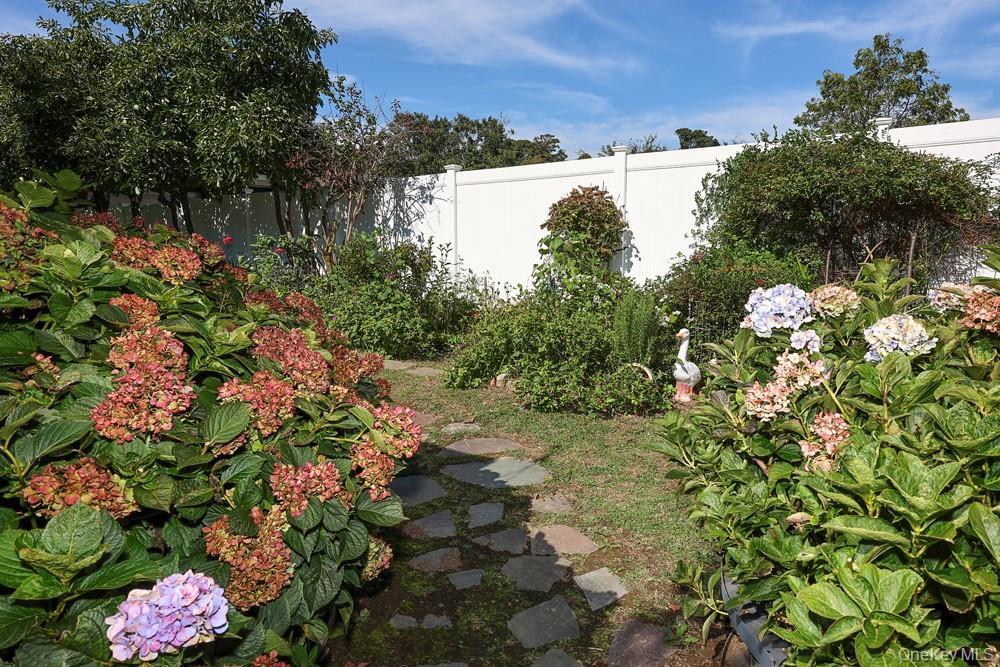 Single Family 197th Street Queens, NY 11423, MLS-1055128-40