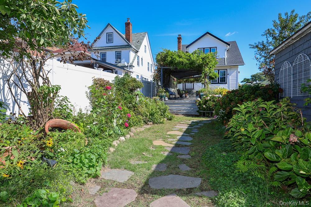 Single Family 197th Street Queens, NY 11423, MLS-1055128-44