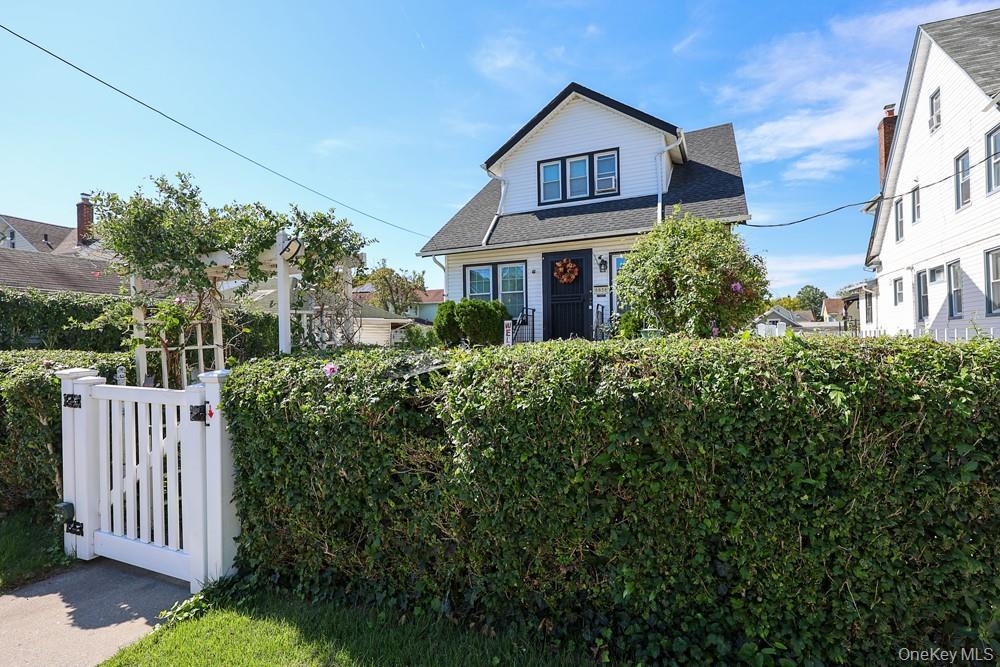 Single Family 197th Street Queens, NY 11423, MLS-1055128-47