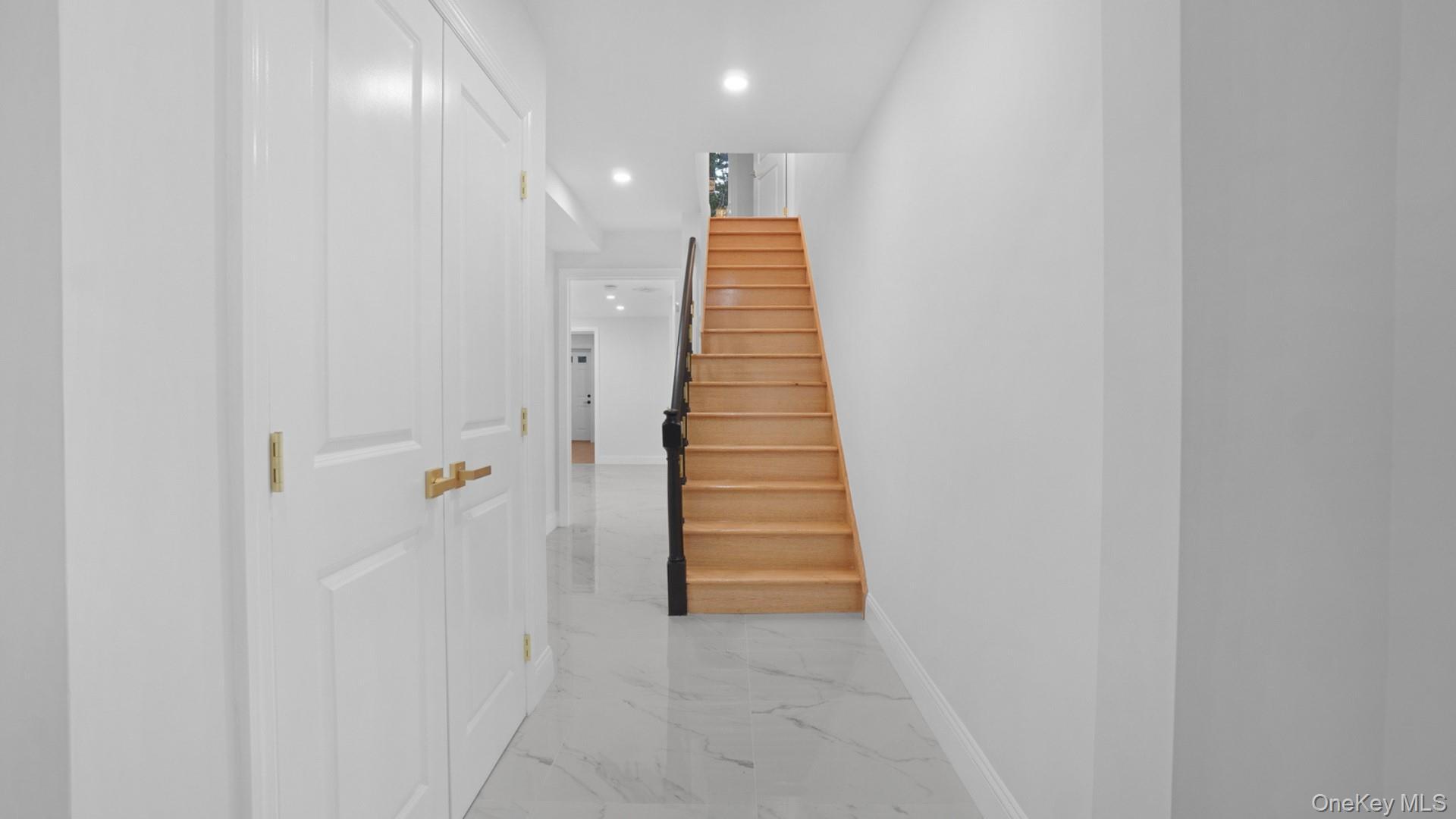 Single Family Quincy Avenue Bronx, NY 10465, MLS-1055129-11