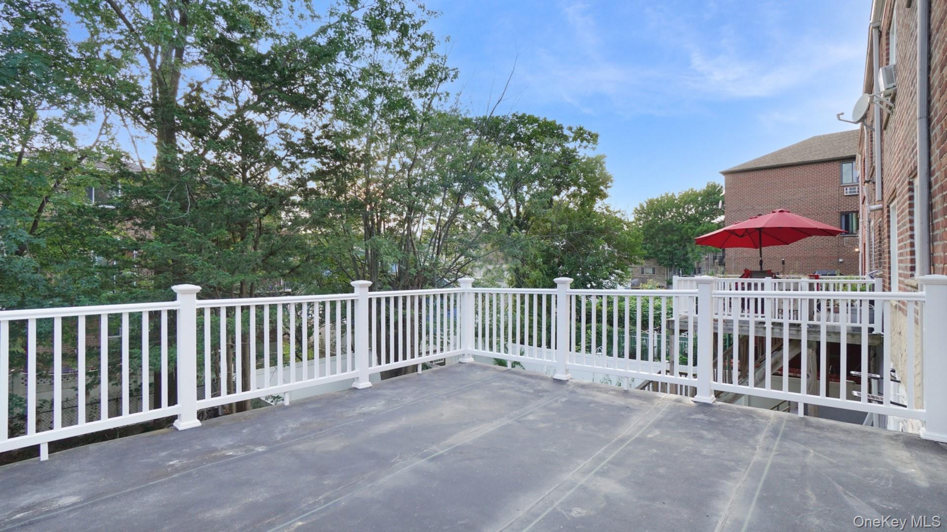 Single Family Quincy Avenue Bronx, NY 10465, MLS-1055129-25