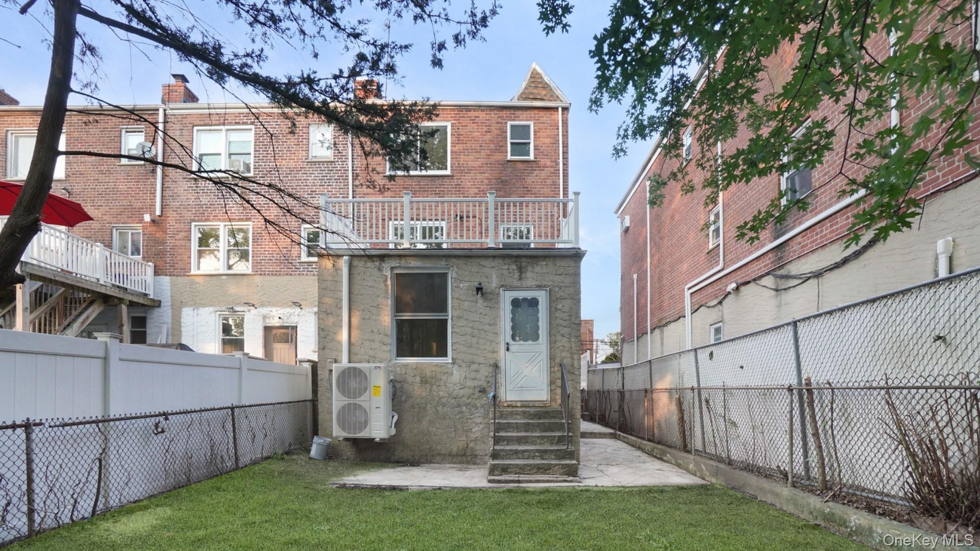 Single Family Quincy Avenue Bronx, NY 10465, MLS-1055129-26