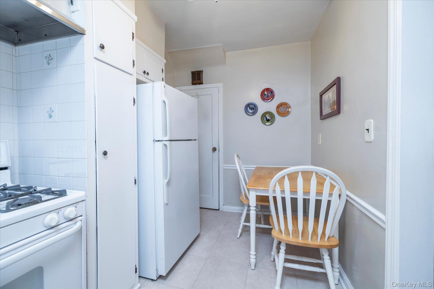 Single Family 77th Avenue  Queens, NY 11367, MLS-1055136-11