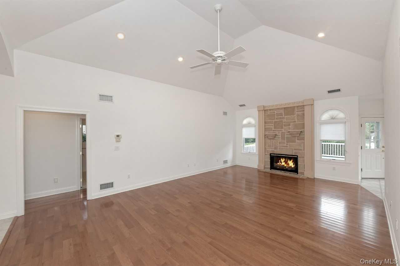 Single Family Pine Acre Boulevard  Suffolk County, NY 11746, MLS-1055168-10