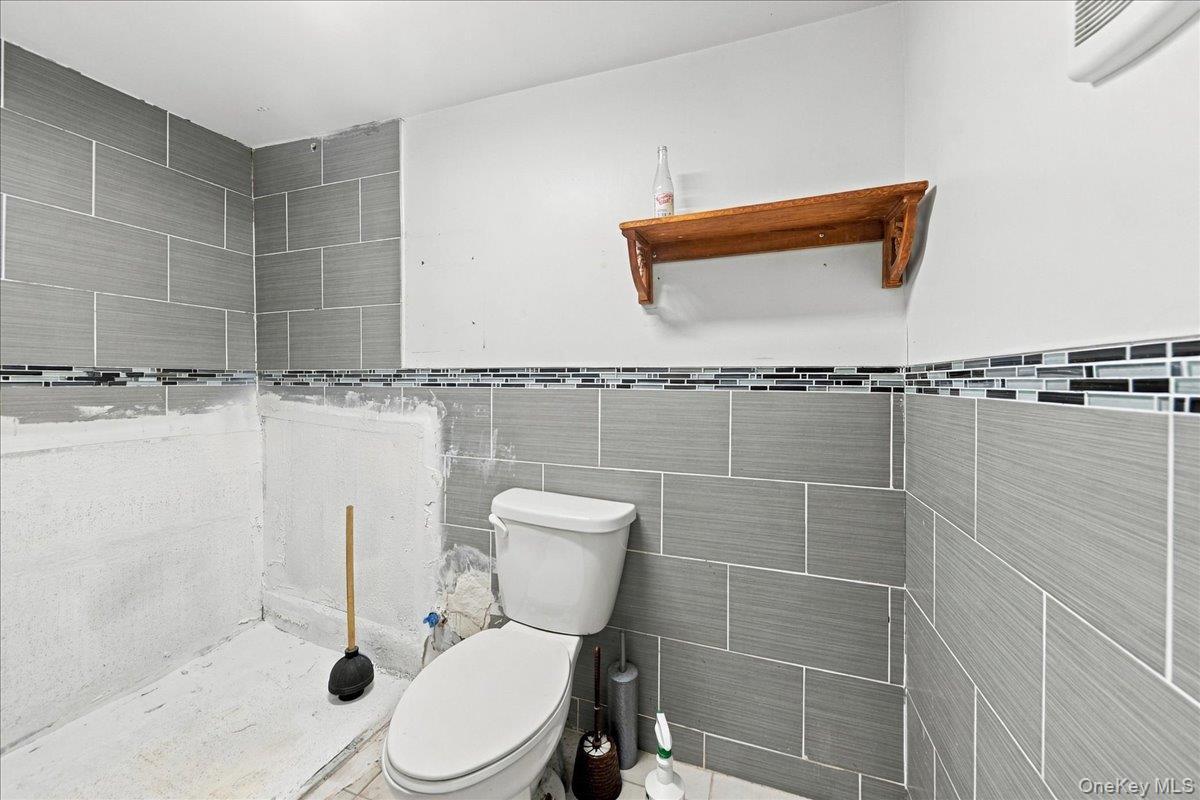 Single Family Bronx River Avenue Bronx, NY 10472, MLS-1055189-10