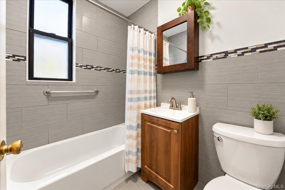 Single Family Bronx River Avenue Bronx, NY 10472, MLS-1055189-7