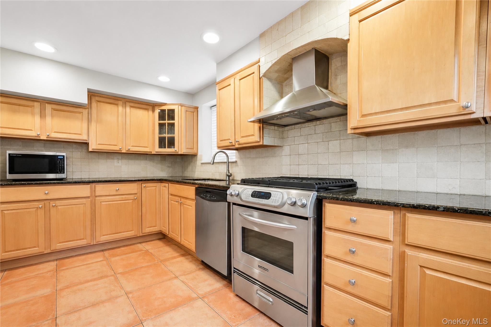 Single Family 11th Avenue  Queens, NY 11357, MLS-1055235-30