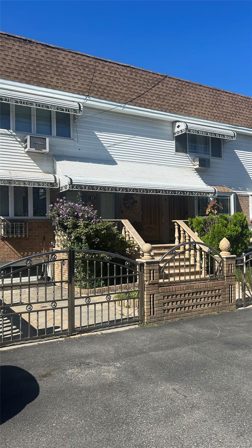 Single Family Mckibbin Court Brooklyn, NY 11206, MLS-1055252-18