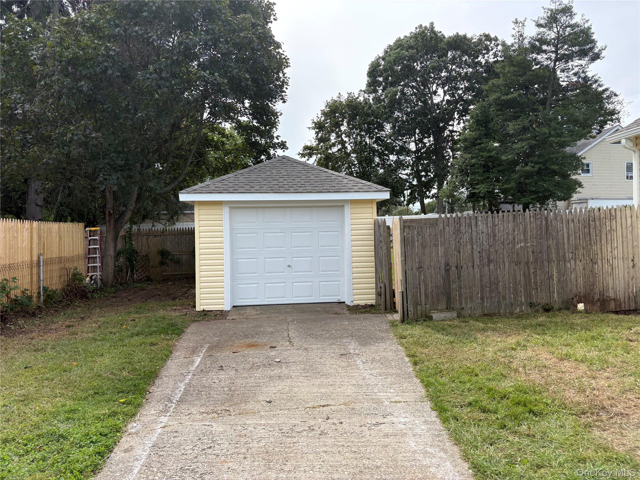 Single Family S 5th Avenue Suffolk County, NY 11717, MLS-1055255-3