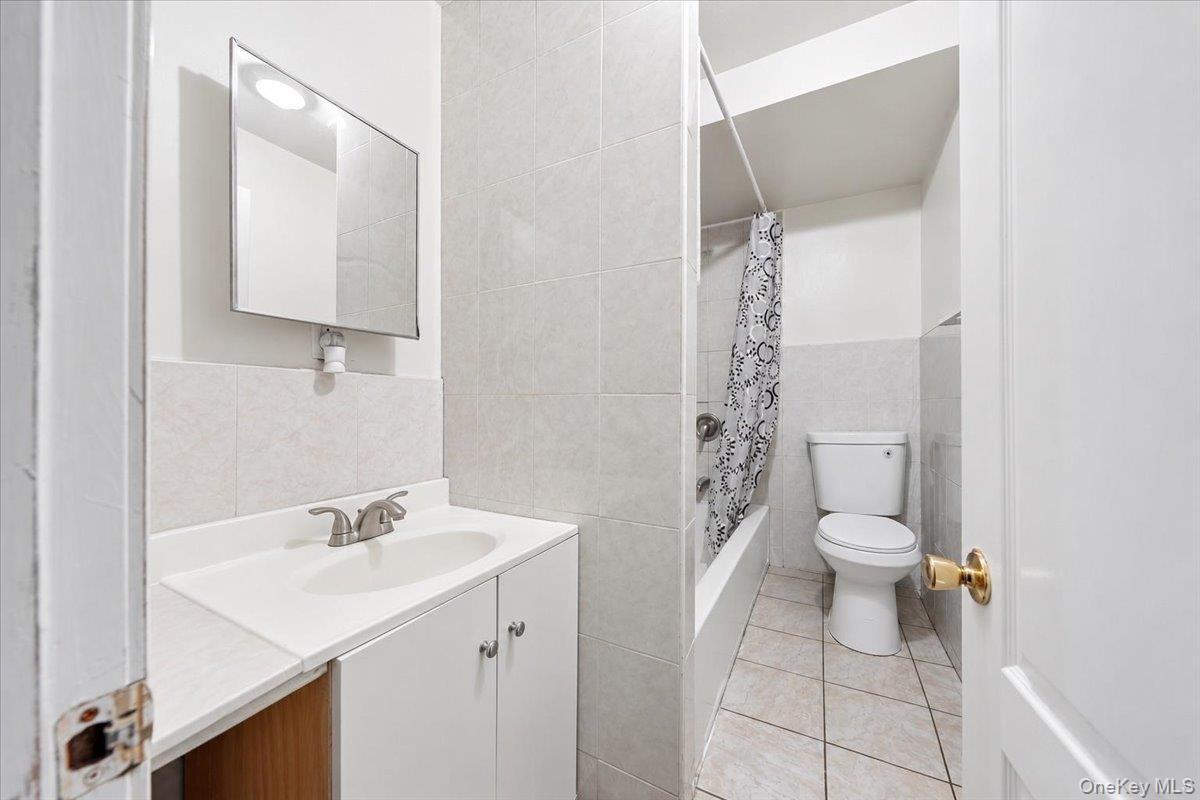 Single Family Arthur Avenue  Bronx, NY 10457, MLS-1055372-16